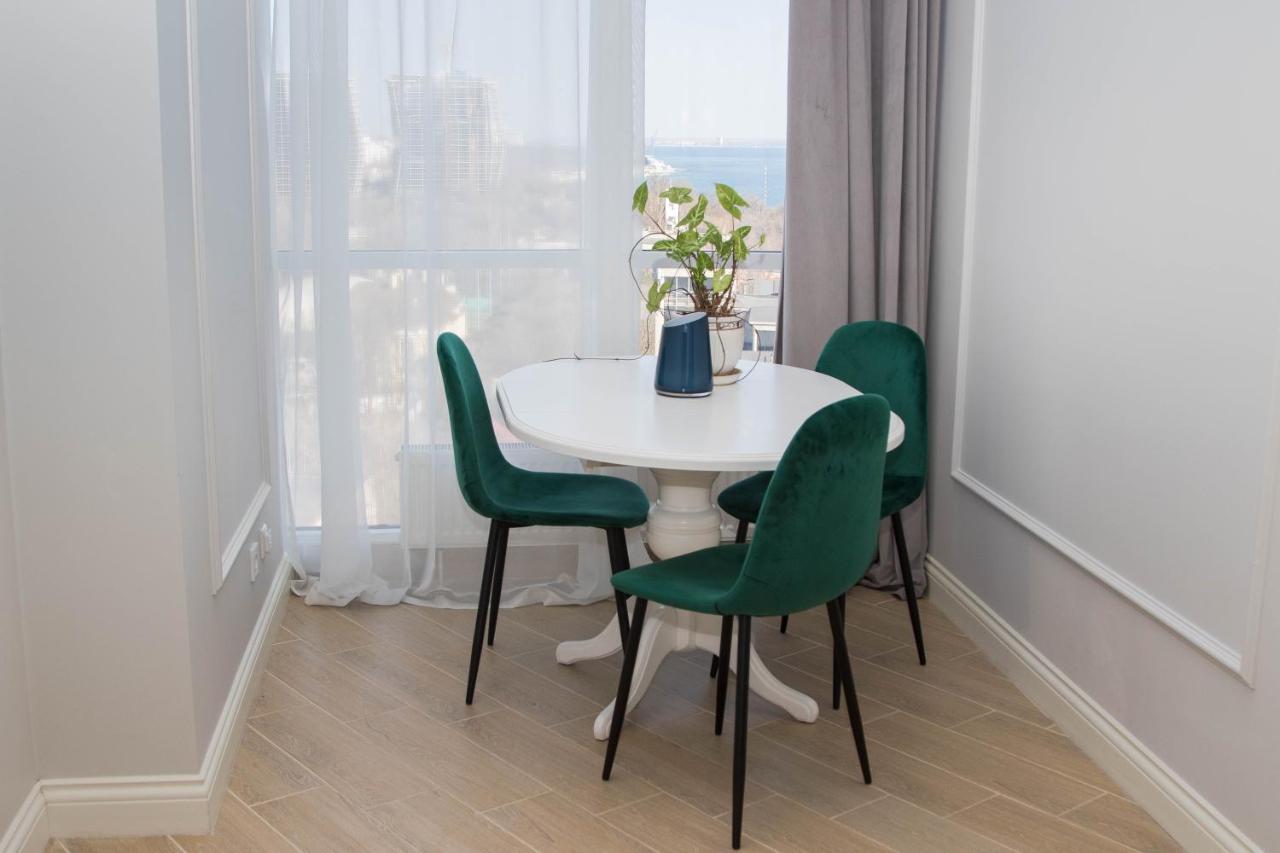Apart Hotel Greenwood Near Sea Odessa Extérieur photo