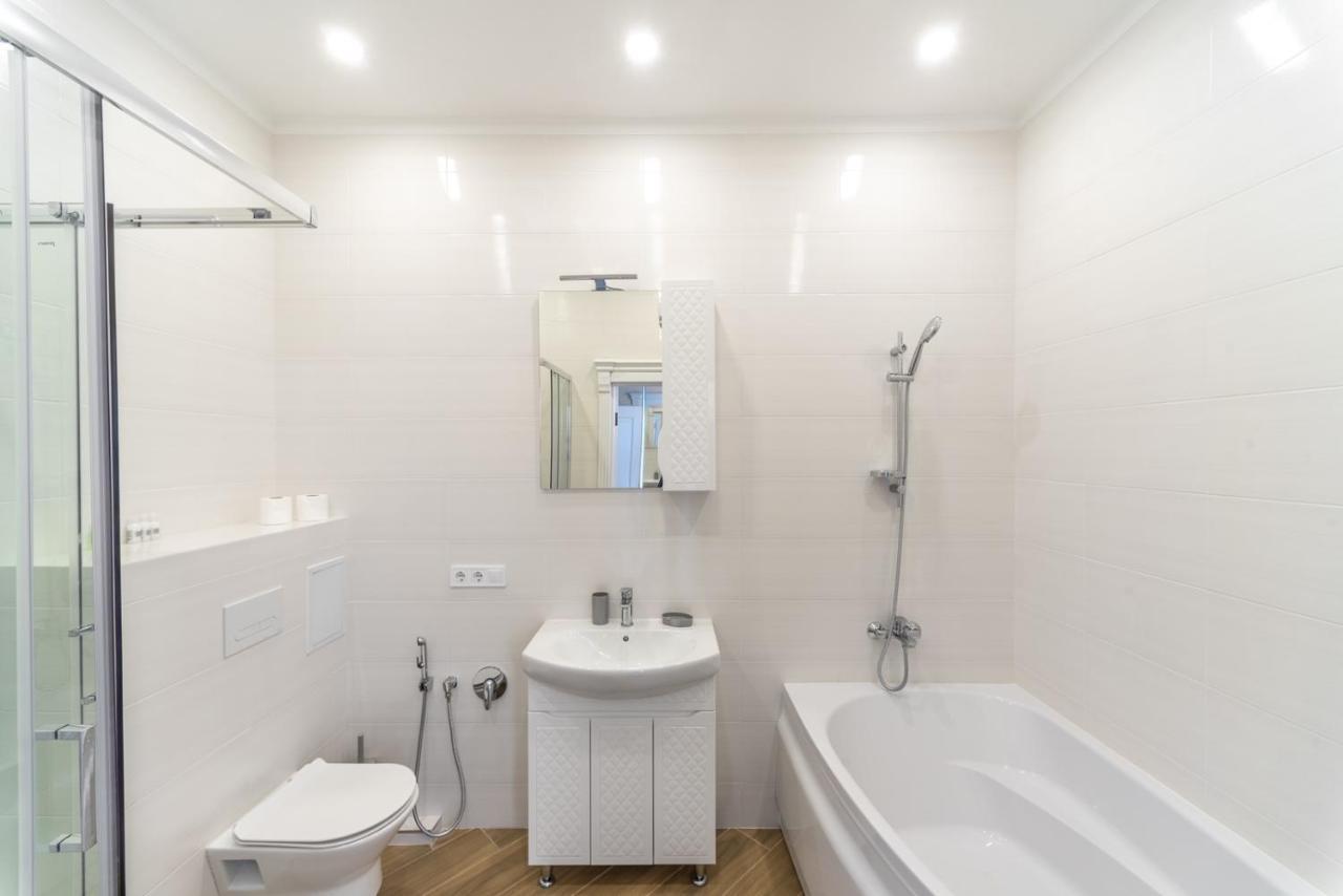 Apart Hotel Greenwood Near Sea Odessa Extérieur photo